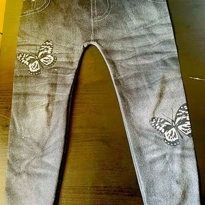 Toddler girls leggings.